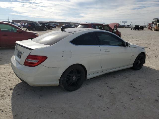 Obraz 3 z 2012 MERCEDES-BENZ C 250 2012 z VIN WDDGJ4HB4CF882256