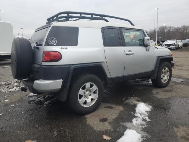 Obraz 3 z 2007 TOYOTA FJ CRUISER  2007 z VIN JTEBU11F870066212