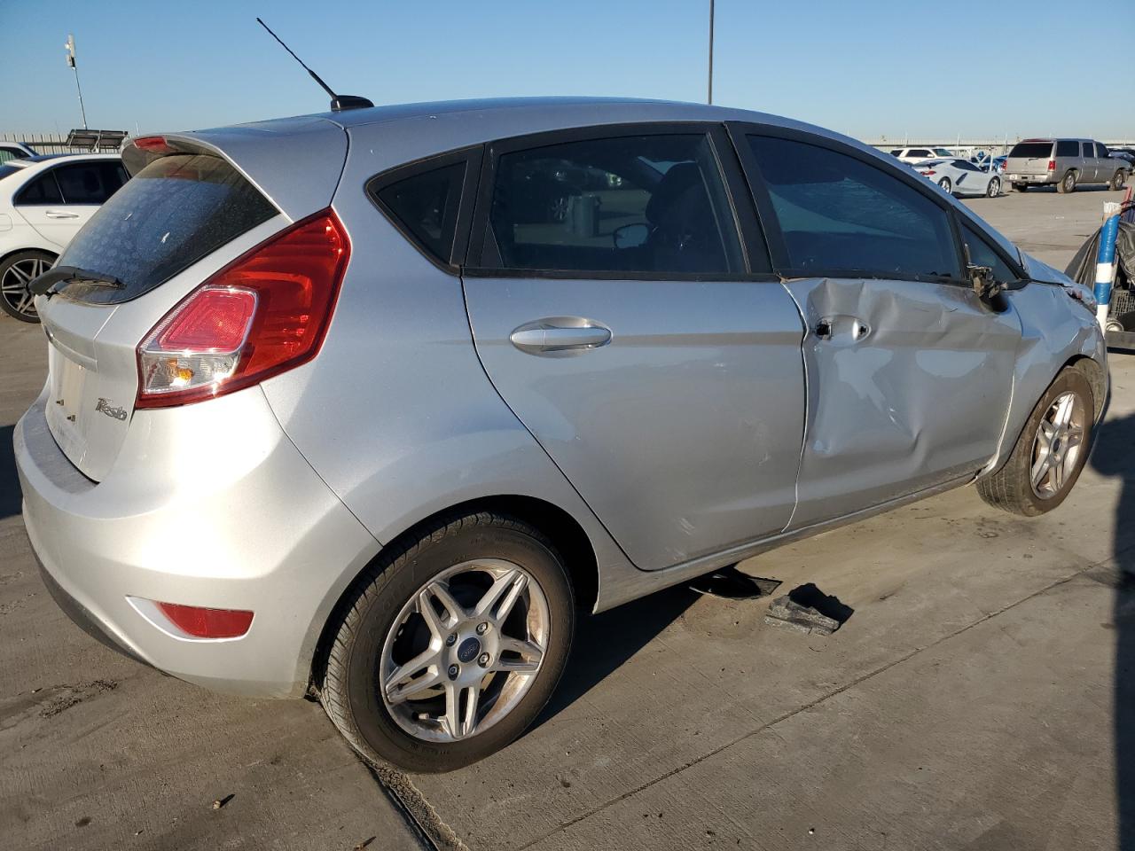 Image 3 of 2017 FORD FIESTA SE 2017 with VIN 3FADP4EJ1HM144564