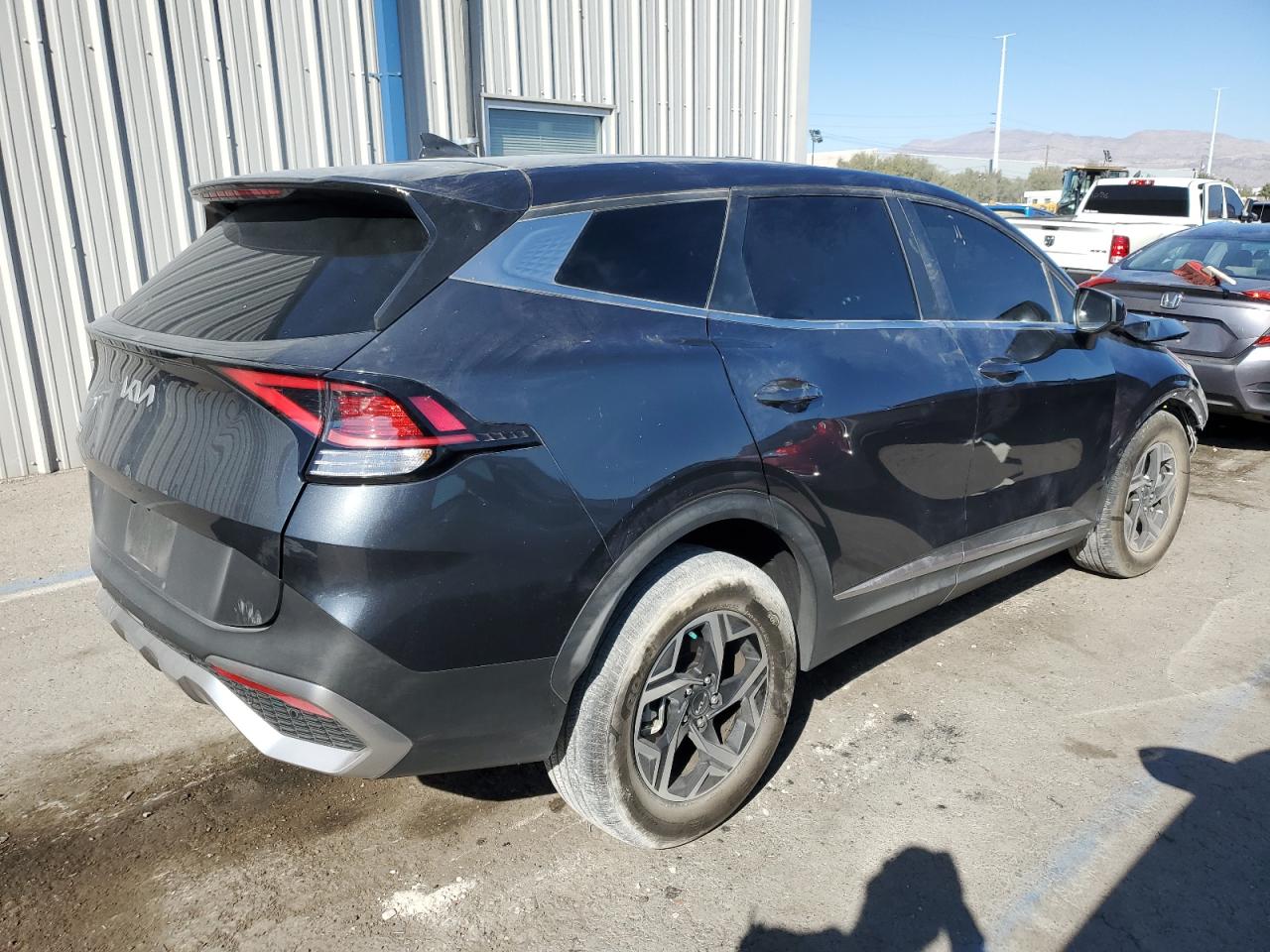 Изображение 3 2023 KIA SPORTAGE LX 2023 с VIN KNDPU3AF2P7035860