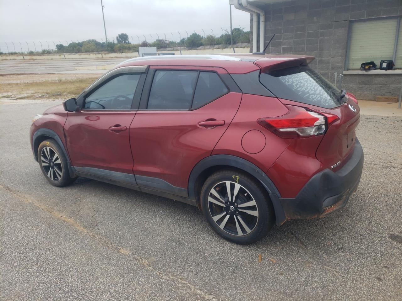 Image 2 of 2018 NISSAN KICKS S 2018 with VIN 3N1CP5CU4JL541578