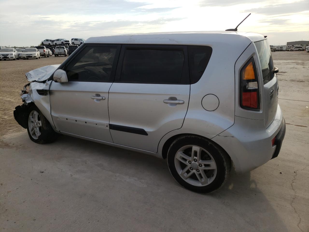 Obraz 2 z 2011 KIA SOUL + 2011 z VIN KNDJT2A23B7266985