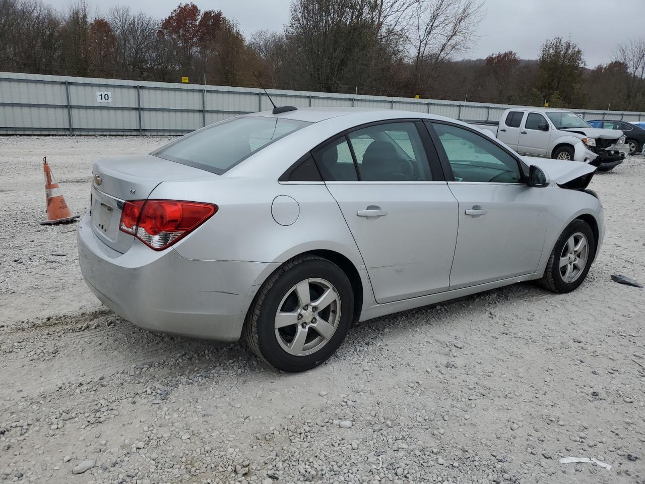 Obraz 3 z 2016 CHEVROLET CRUZE LIMITED LT 2016 z VIN 1G1PE5SBXG7123827