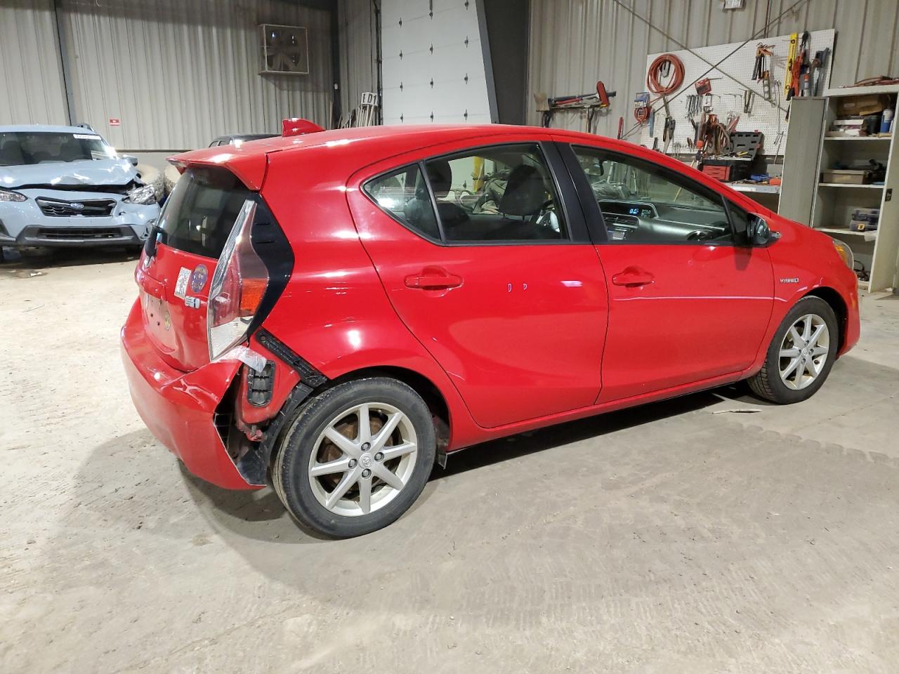 Image 3 of 2015 TOYOTA PRIUS C  2015 with VIN JTDKDTB35F1115007