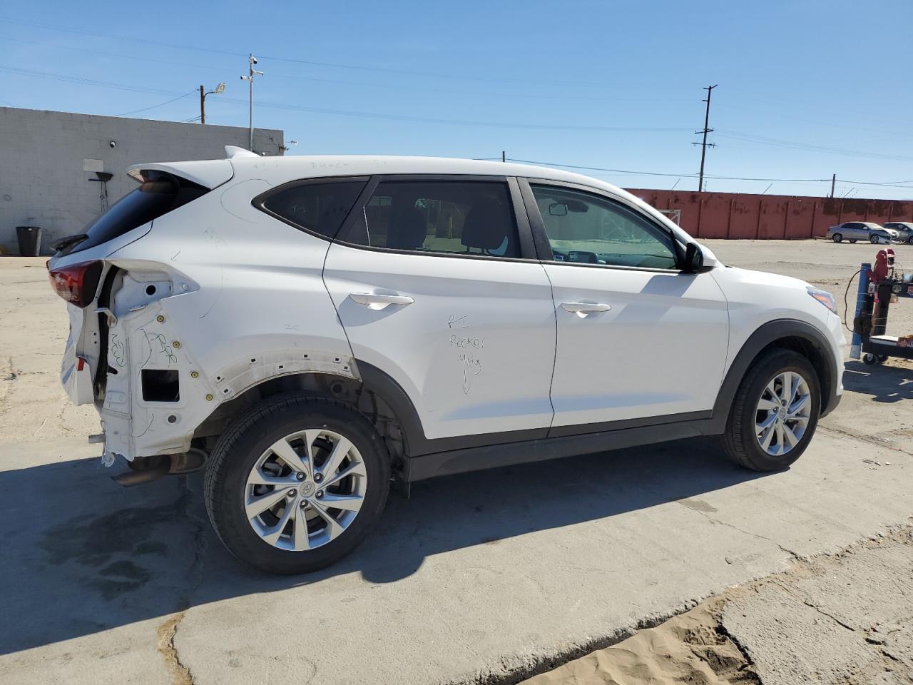 Image 3 of 2019 HYUNDAI TUCSON SE 2019 with VIN KM8J23A47KU854248