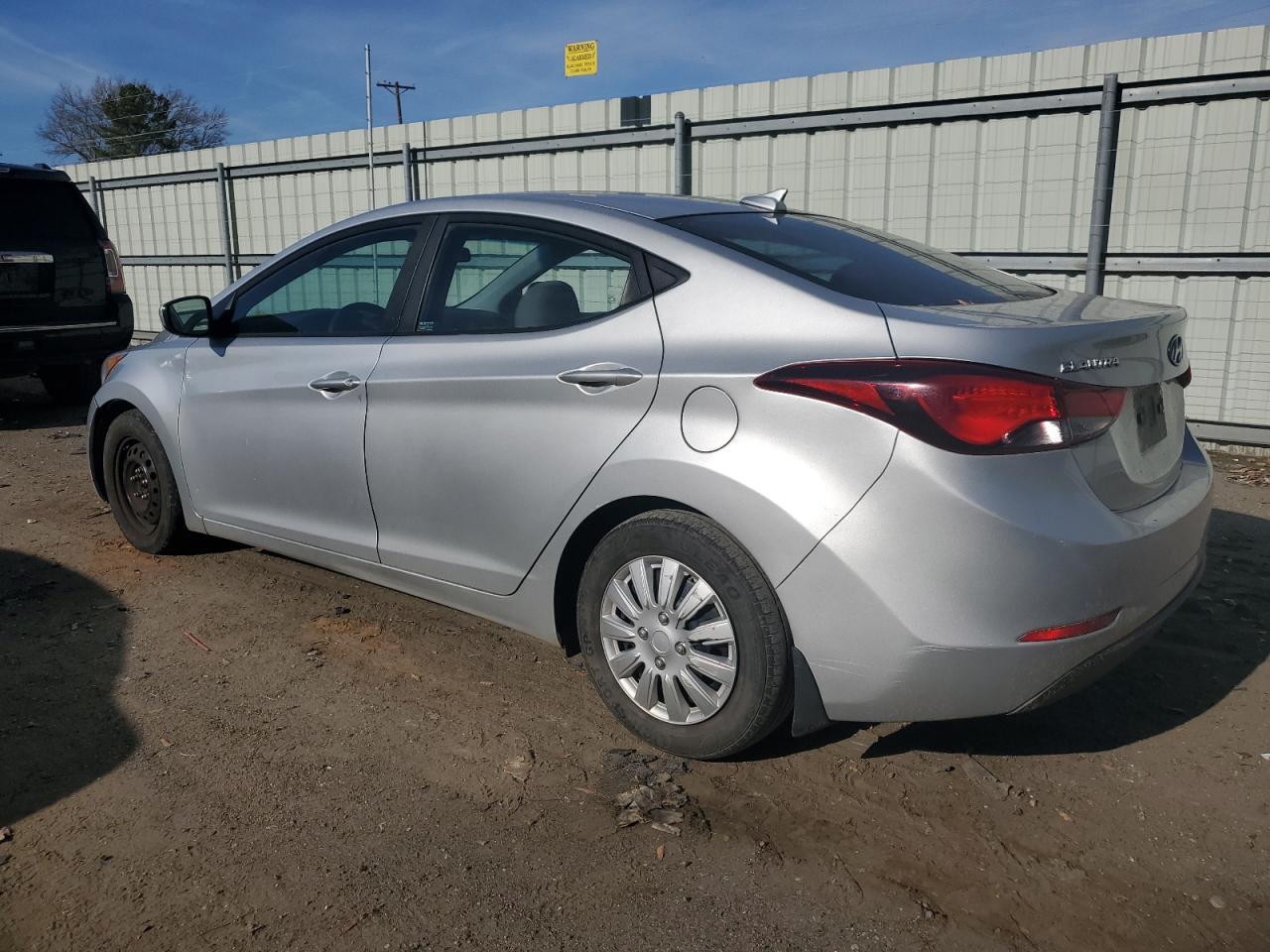 Image 2 of 2016 HYUNDAI ELANTRA SE 2016 with VIN 5NPDH4AE5GH697769