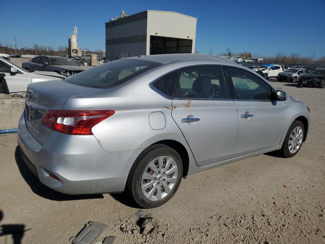 Изображение 3 2017 NISSAN SENTRA S 2017 с VIN 3N1AB7AP3HY340704