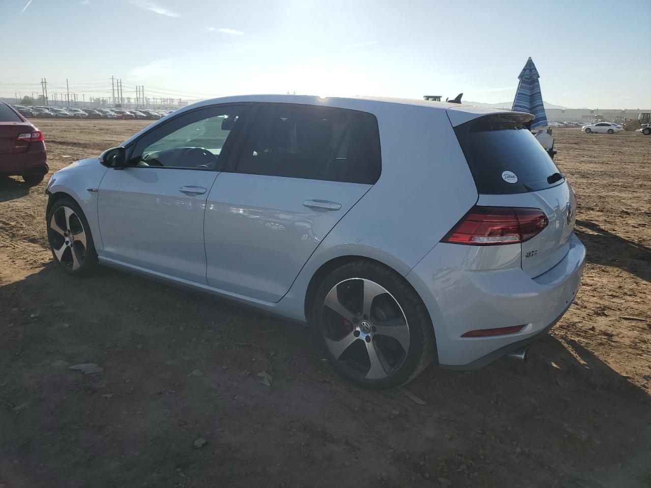 Изображение 2 2018 VOLKSWAGEN GTI S 2018 с VIN 3VW547AUXJM290778
