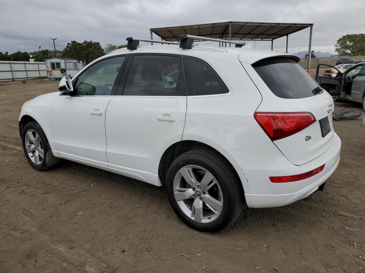 Obraz 2 z 2011 AUDI Q5 PREMIUM PLUS 2011 z VIN WA1LFAFP1BA080342