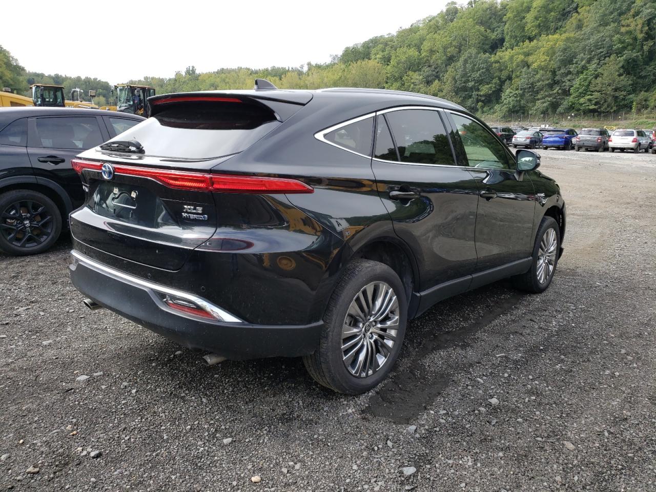 Image 3 of Toyota Venza Le 2021 with VIN JTEAAAAH7MJ058923