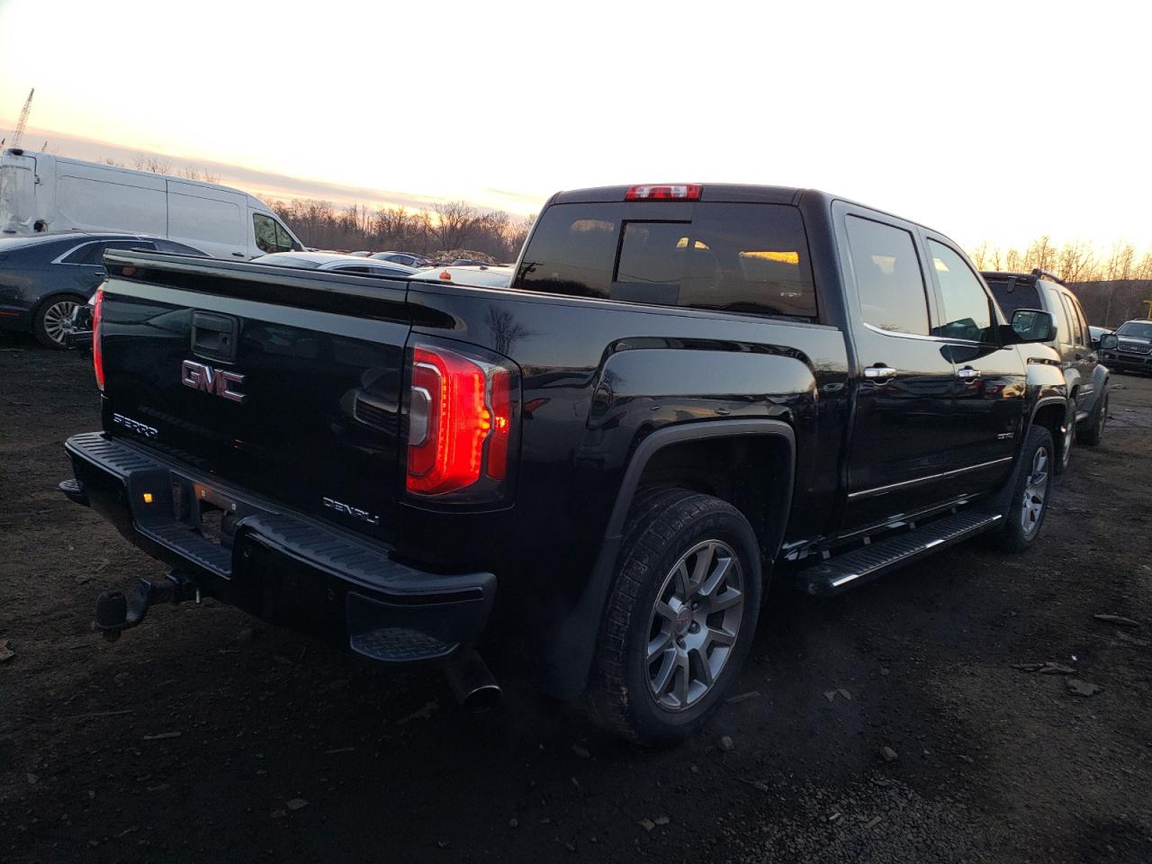 Изображение 3 2018 GMC SIERRA K1500 DENALI 2018 с VIN 3GTU2PEJ2JG260273