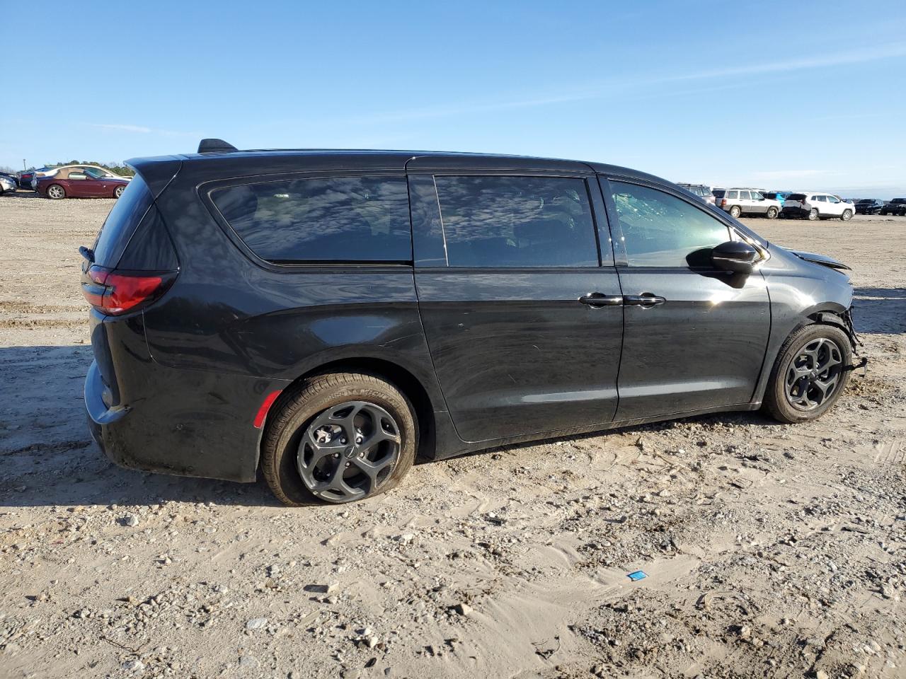 Image 3 of 2023 CHRYSLER PACIFICA HYBRID TOURING L 2023 with VIN 2C4RC1L75PR503536