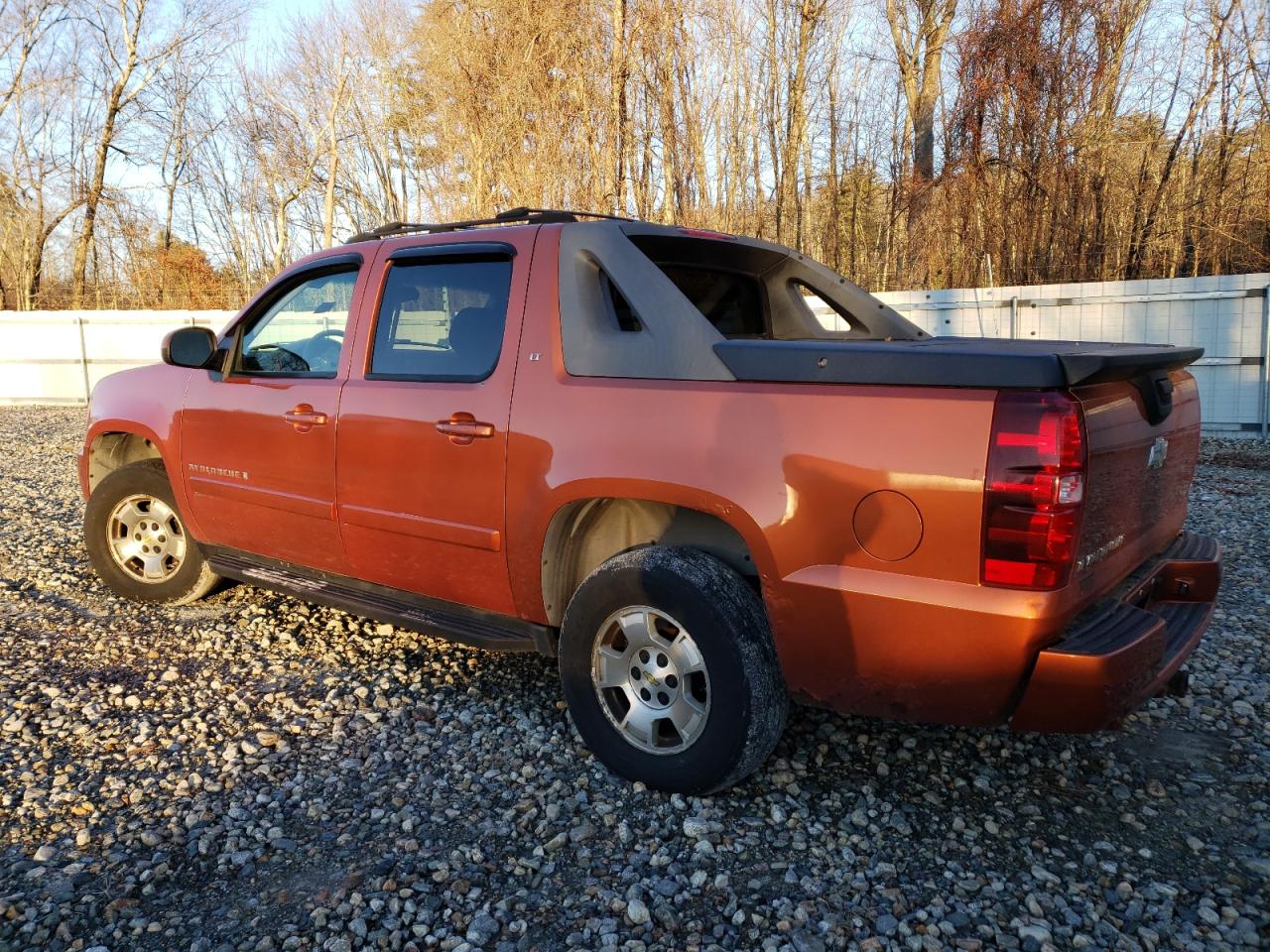 Obraz 2 z 2007 CHEVROLET AVALANCHE K1500 2007 z VIN 3GNEK12317G110422