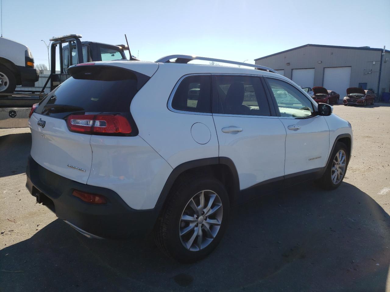 Image 3 of 2018 JEEP CHEROKEE LIMITED 2018 with VIN 1C4PJLDX9JD560937