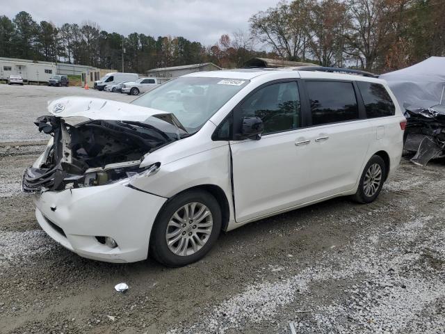 Image 1 of 2015 TOYOTA SIENNA XLE 2015 with VIN 5TDYK3DC8FS671408