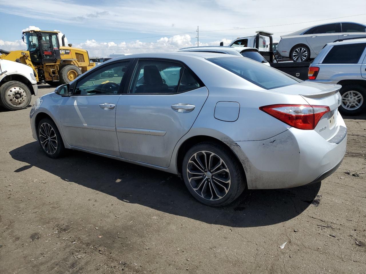 Image 2 of 2015 TOYOTA COROLLA L 2015 with VIN 5YFBURHE1FP313641