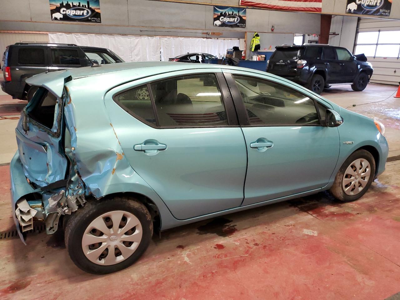 Изображение 3 2013 TOYOTA PRIUS C  2013 с VIN JTDKDTB34D1039731