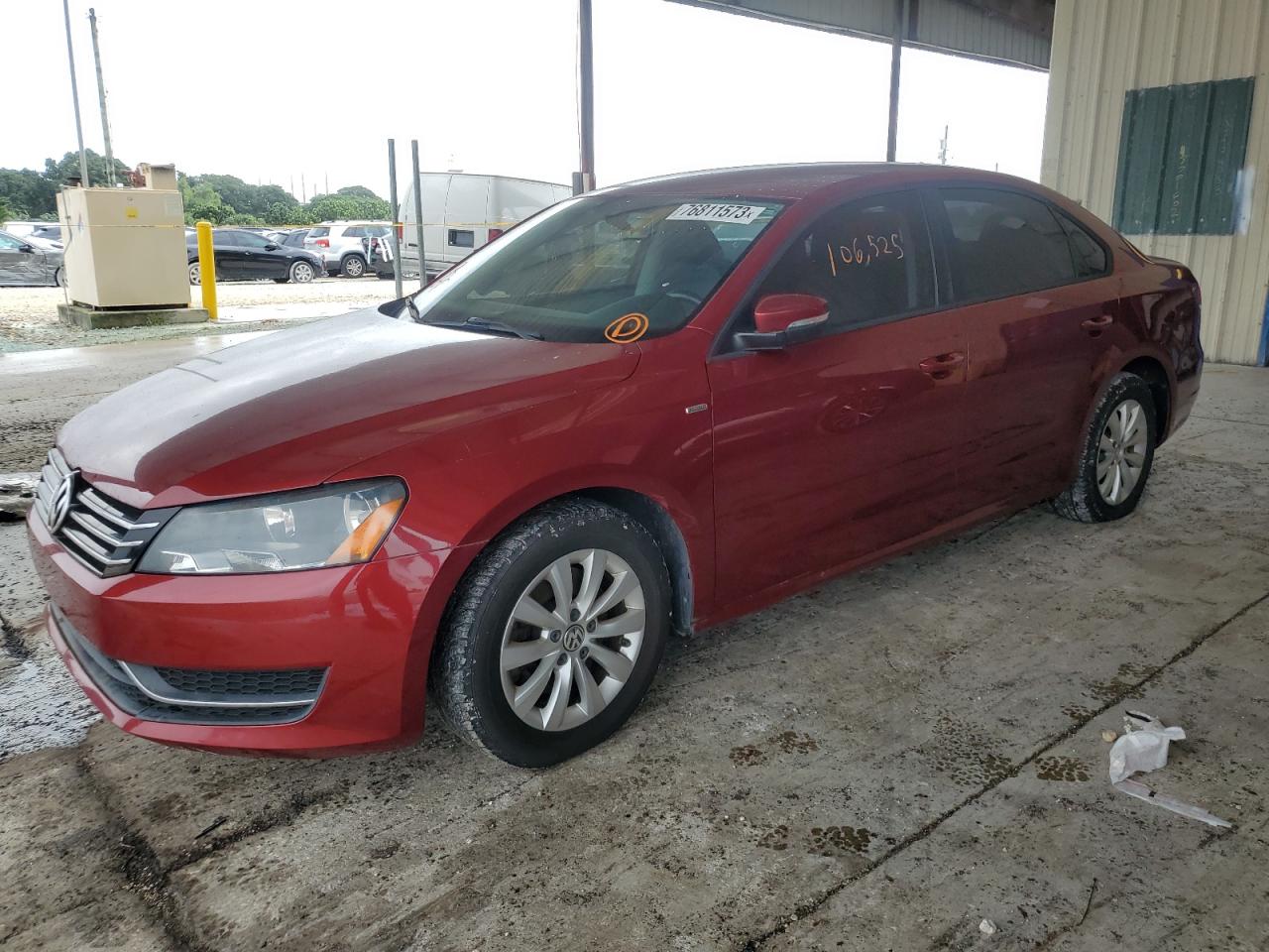 Image 1 of 2015 VOLKSWAGEN PASSAT S 2015 with VIN 1VWAT7A32FC027315