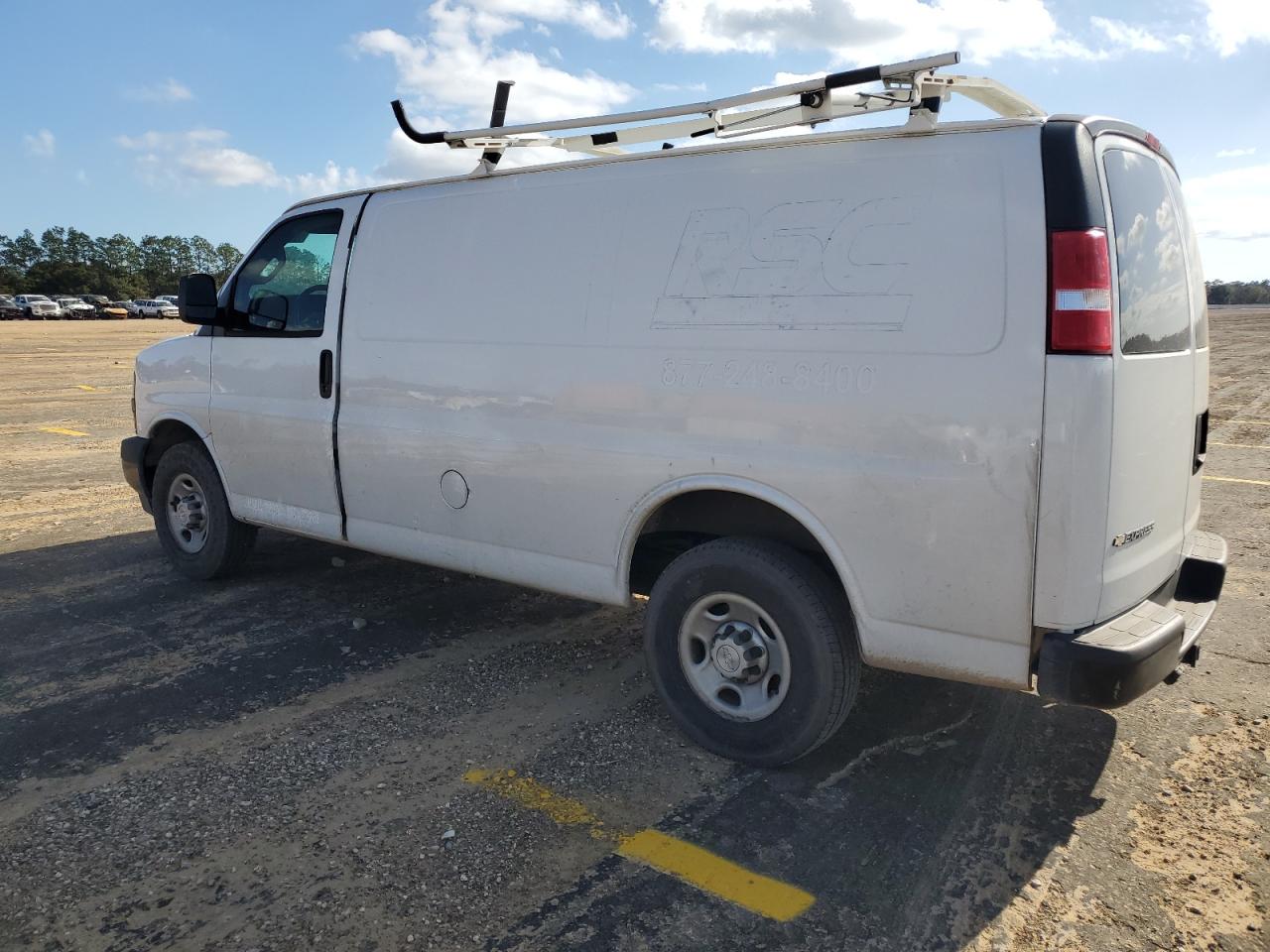 Image 2 of 2018 CHEVROLET EXPRESS G2500  2018 with VIN 1GCWGAFP6J1309550
