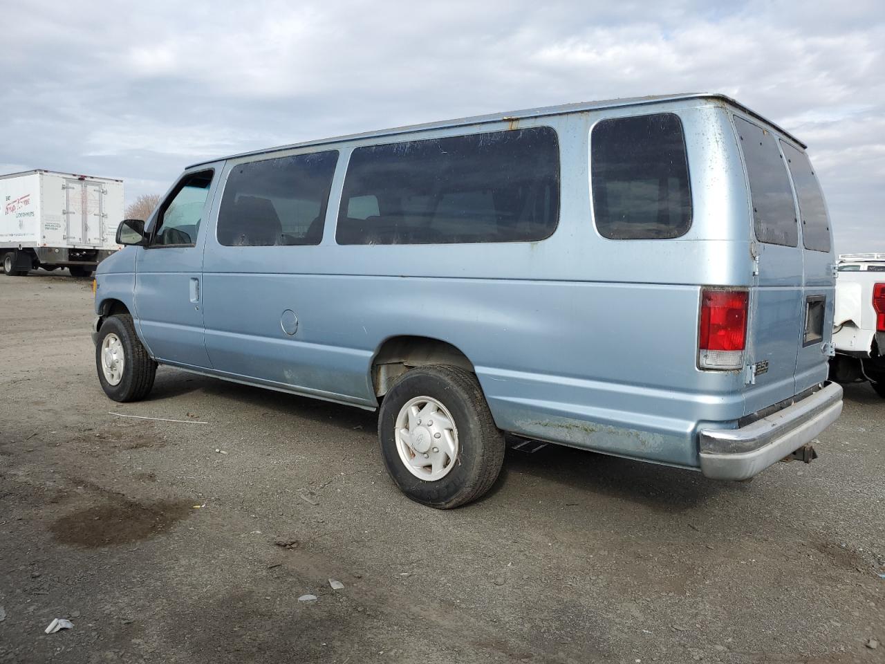 Image 2 of 1999 FORD ECONOLINE E350 SUPER DUTY WAGON 1999 with VIN 1FBSS31L5XHB22222