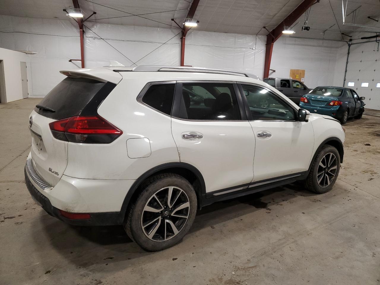 Obraz 3 z 2017 NISSAN ROGUE SV 2017 z VIN 5N1AT2MV1HC766208