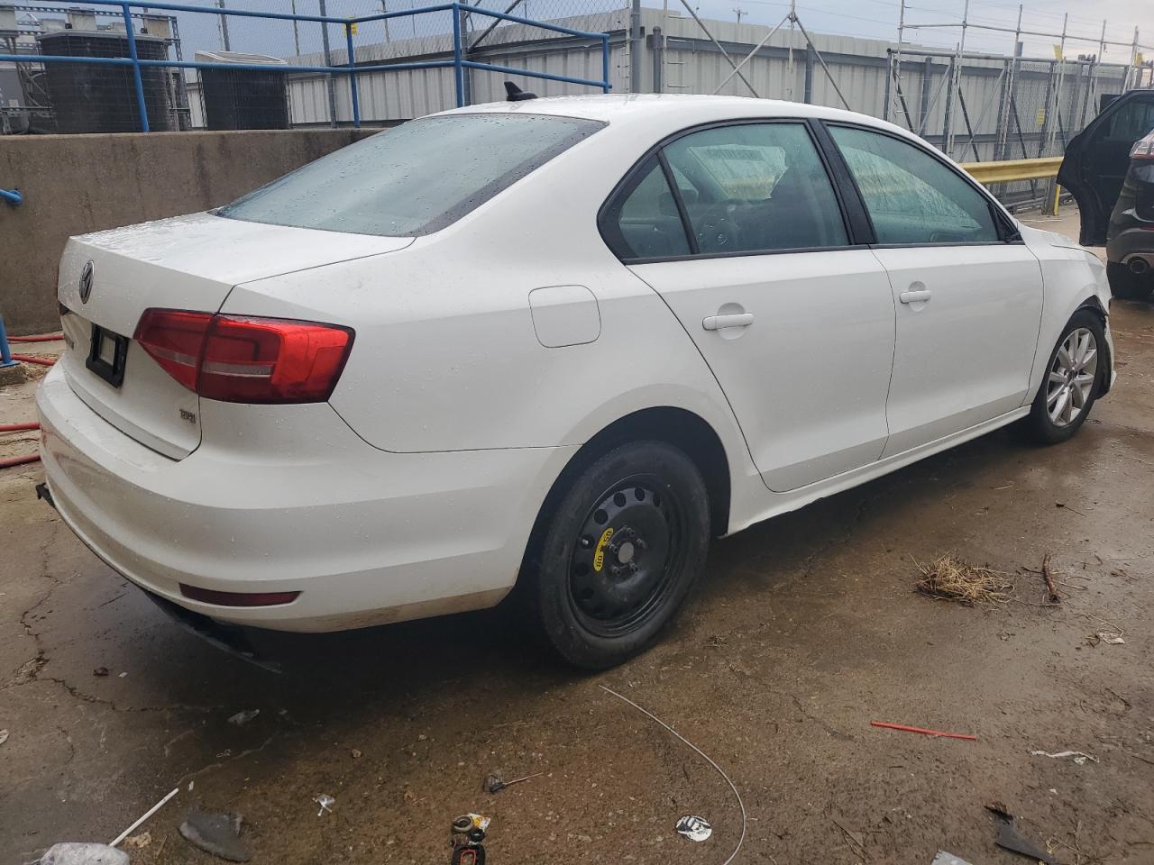 Image 3 of 2015 VOLKSWAGEN JETTA SE 2015 with VIN 3VWD17AJ7FM352087