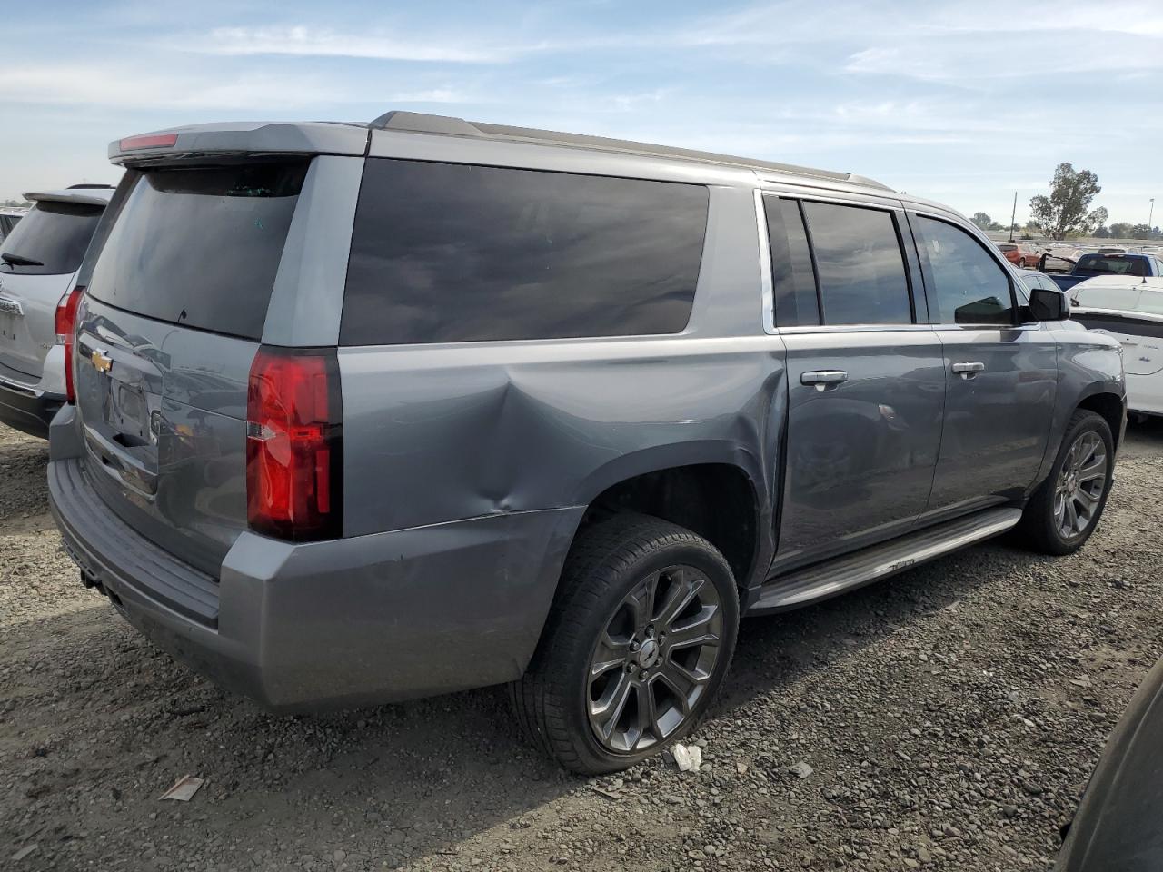 Obraz 3 z 2019 CHEVROLET SUBURBAN K1500 LT 2019 z VIN 1GNSKHKC5KR320526