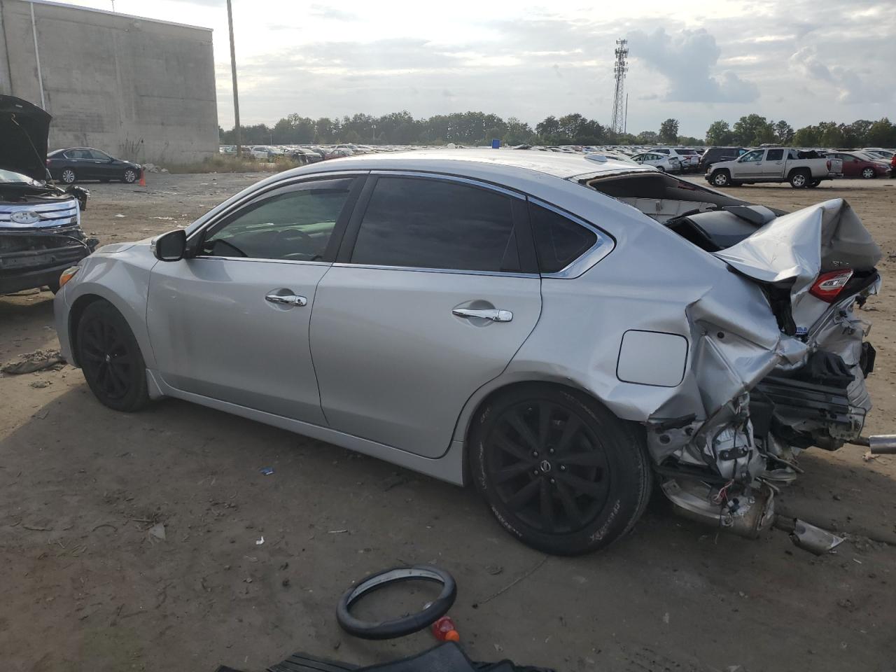 Image 2 of 2017 NISSAN ALTIMA 2.5 2017 with VIN 1N4AL3AP8HC221614