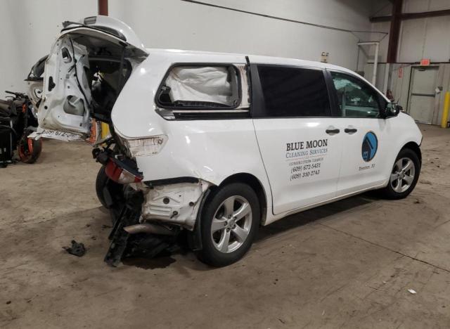 Image 3 of 2015 TOYOTA SIENNA  2015 with VIN 5TDZK3DCXFS633070