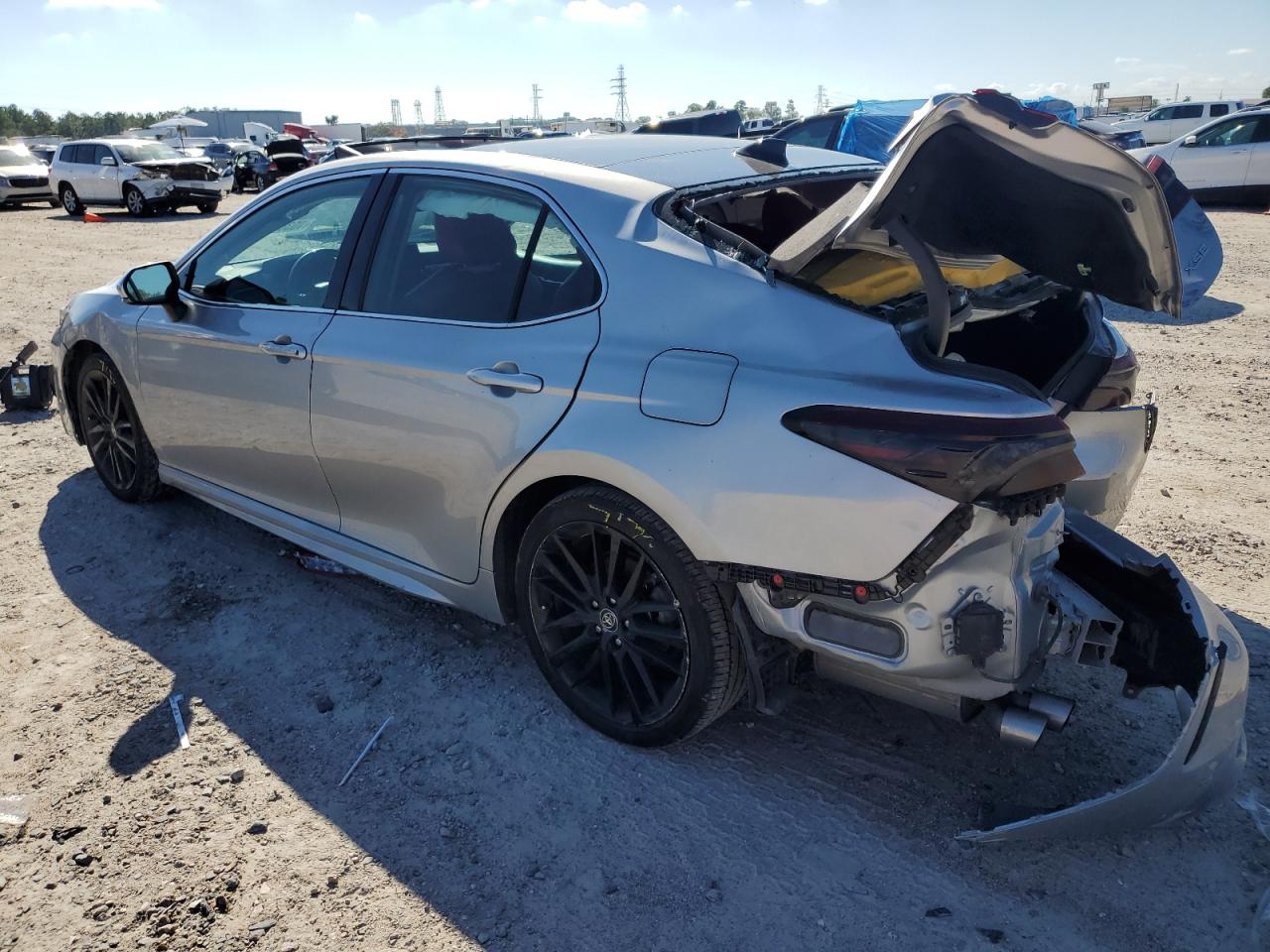 Изображение 2 2022 TOYOTA CAMRY XSE 2022 с VIN 4T1K61AK7NU041248
