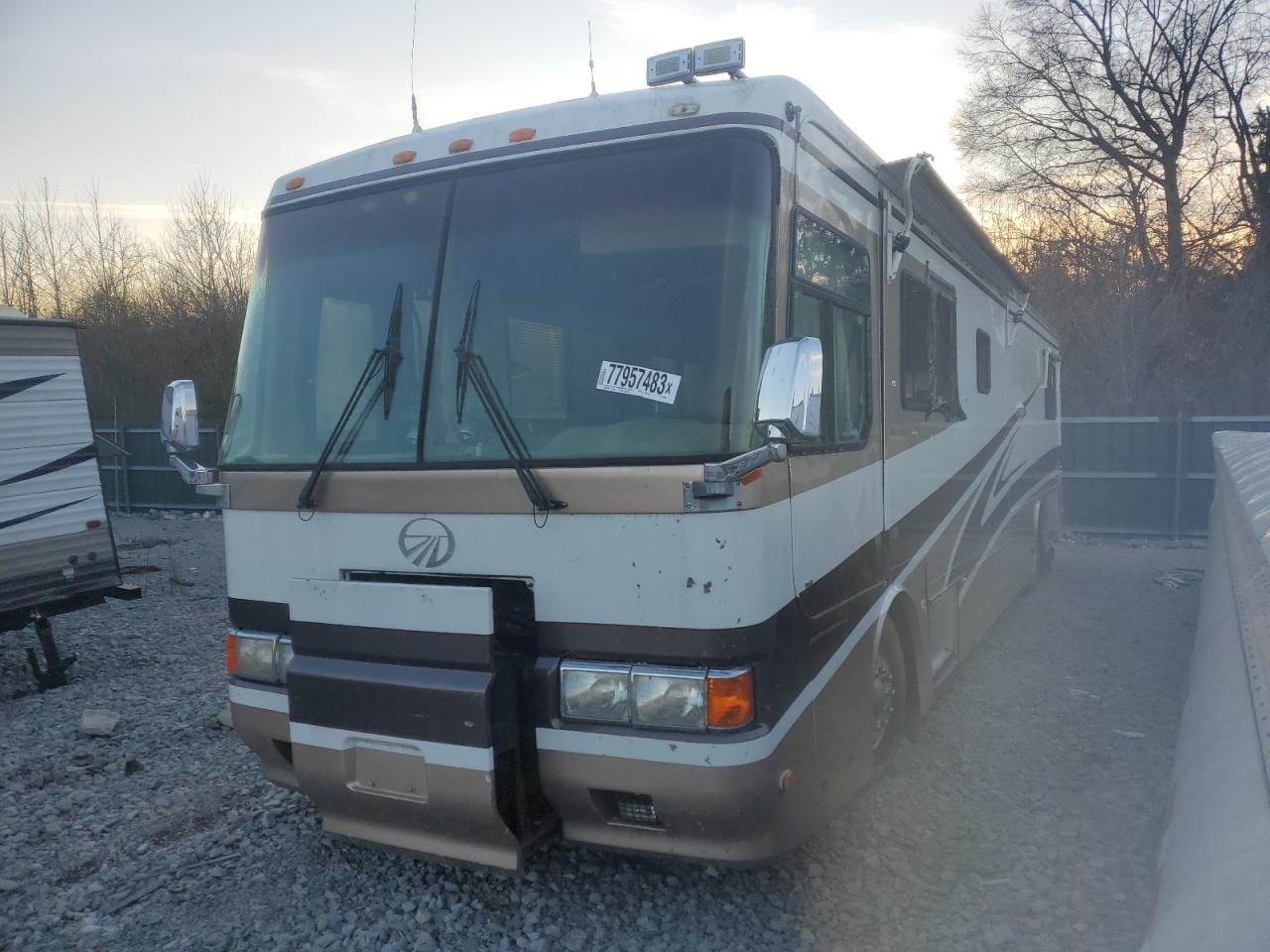 Image 2 of 1999 ROADMASTER RAIL EXECUTIVE SIGNATURE  1999 with VIN 1RF120618X1006401