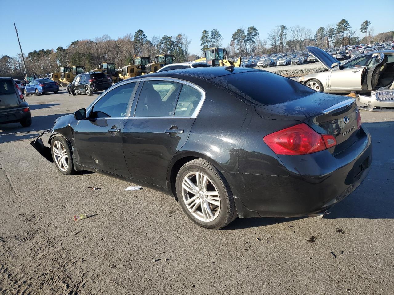 Image 2 of 2015 INFINITI Q40  2015 with VIN JN1CV6AP9FM580074