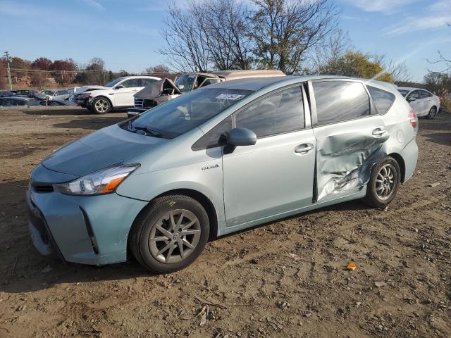 Image 1 of 2015 TOYOTA PRIUS V  2015 with VIN JTDZN3EU1FJ021657