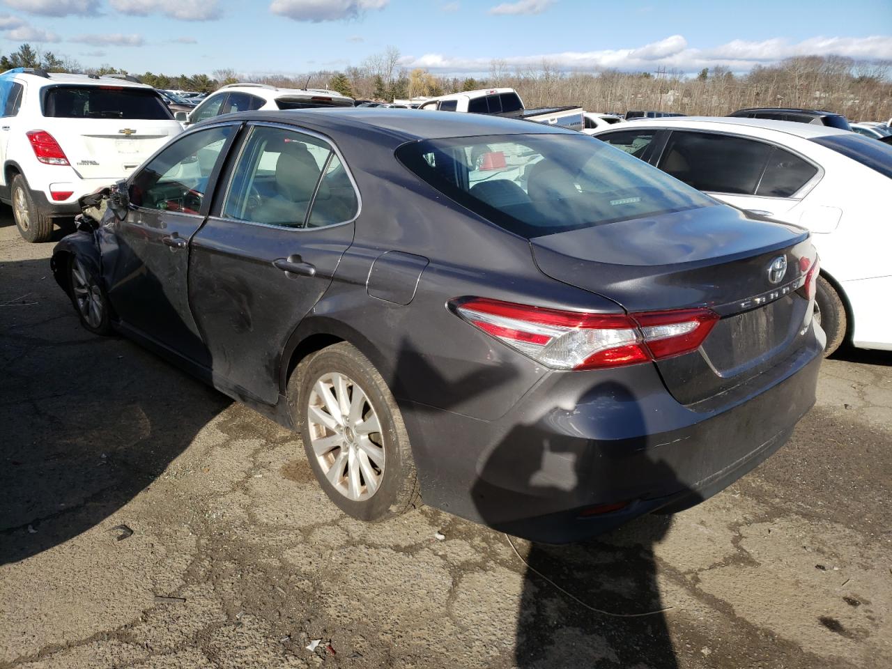 Изображение 2 2018 TOYOTA CAMRY L 2018 с VIN 4T1B11HKXJU621544