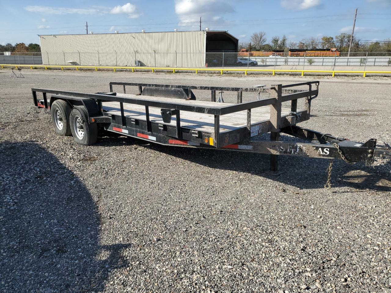 Obraz 2022 EAST TRAILER 2022