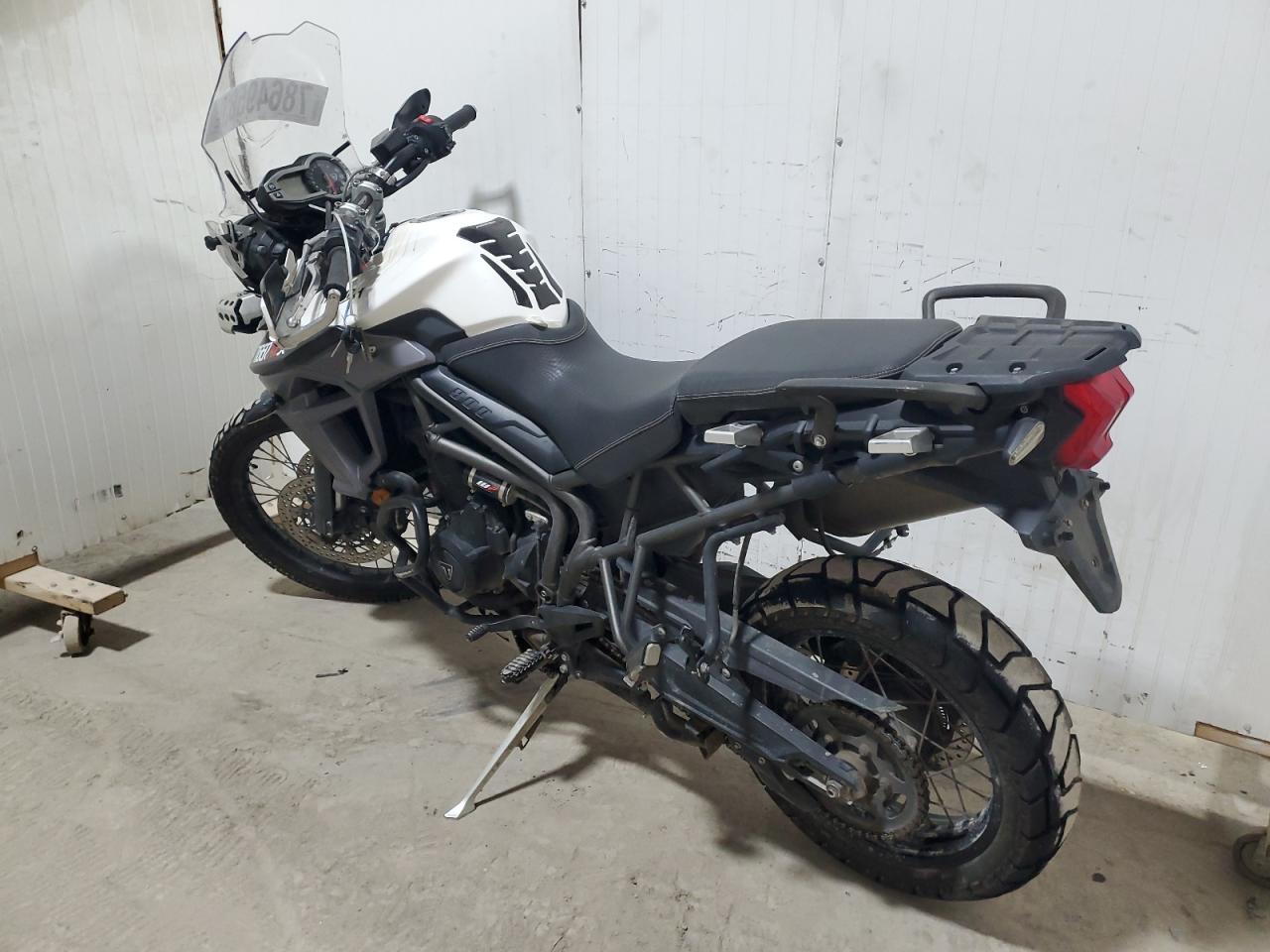 Image 3 of 2016 TRIUMPH MOTORCYCLE TIGER 800XCX 2016 with VIN SMTE07BF7GT740168