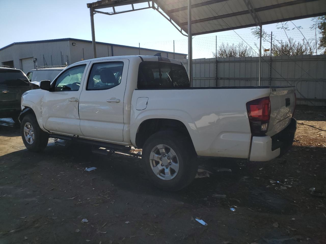 Изображение 2 2018 TOYOTA TACOMA DOUBLE CAB 2018 с VIN 5TFAX5GNXJX113378