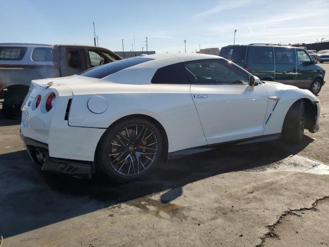 Image 3 of 2020 NISSAN GT-R PURE 2020 with VIN JN1AR5EF2LM100170