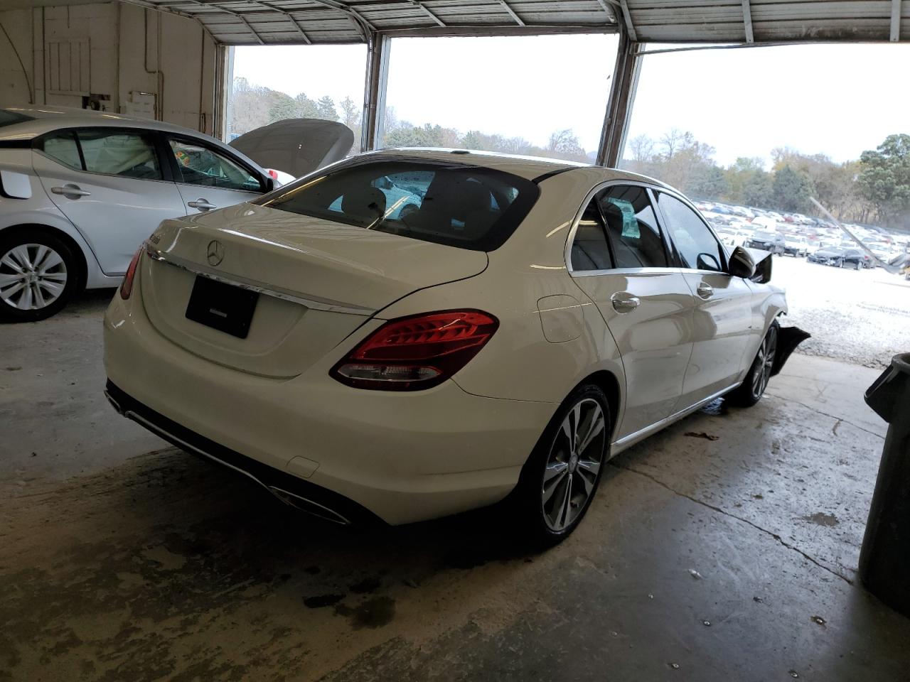 Изображение 3 2016 MERCEDES-BENZ C 300 2016 с VIN 55SWF4JB2GU104693