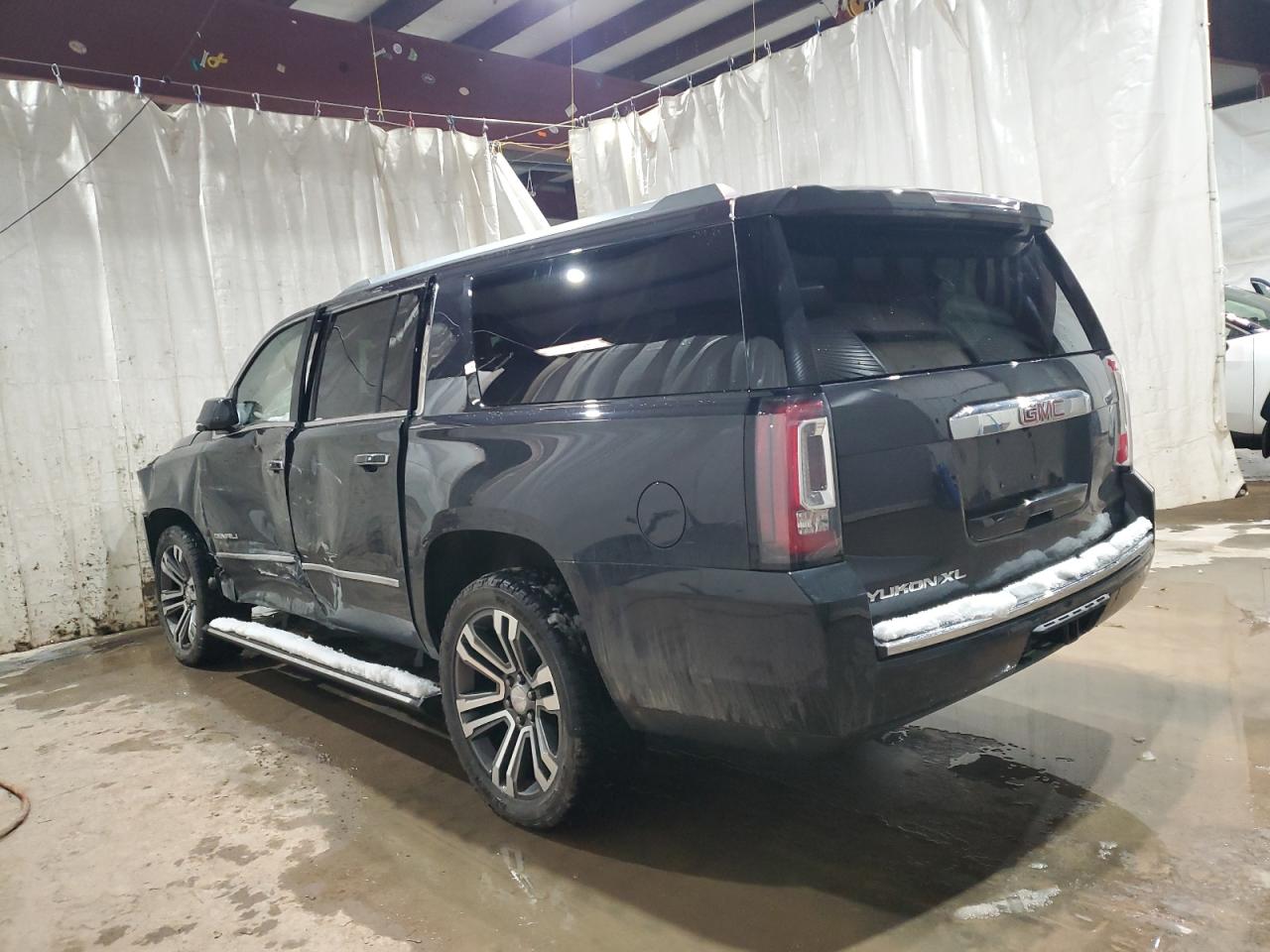 Obraz 2 z 2020 GMC YUKON XL DENALI 2020 z VIN 1GKS2HKJ8LR208333