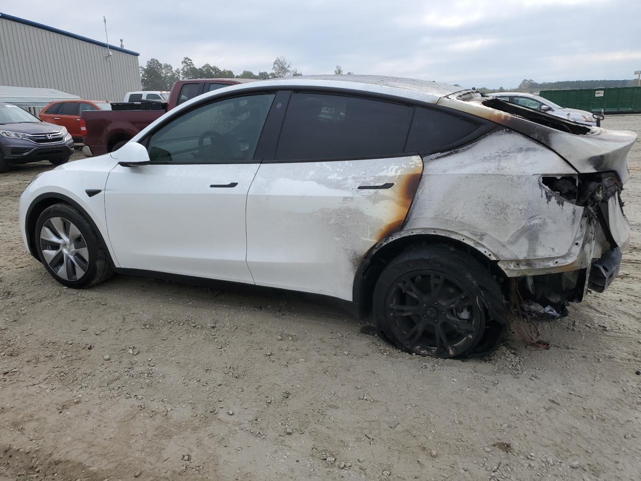 Изображение 2 2023 TESLA MODEL Y  2023 с VIN 7SAYGDEE2PA061257