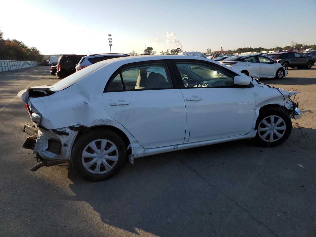 Obraz 3 z 2011 TOYOTA COROLLA BASE 2011 z VIN JTDBU4EE1BJ100596