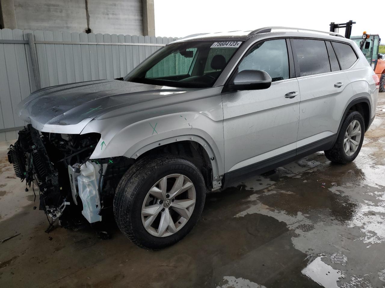 Image 1 of 2019 VOLKSWAGEN ATLAS SE 2019 with VIN 1V2DR2CA3KC557248