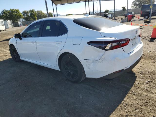 Obraz 2 z 2021 TOYOTA CAMRY LE 2021 z VIN 4T1C11AK0MU544332