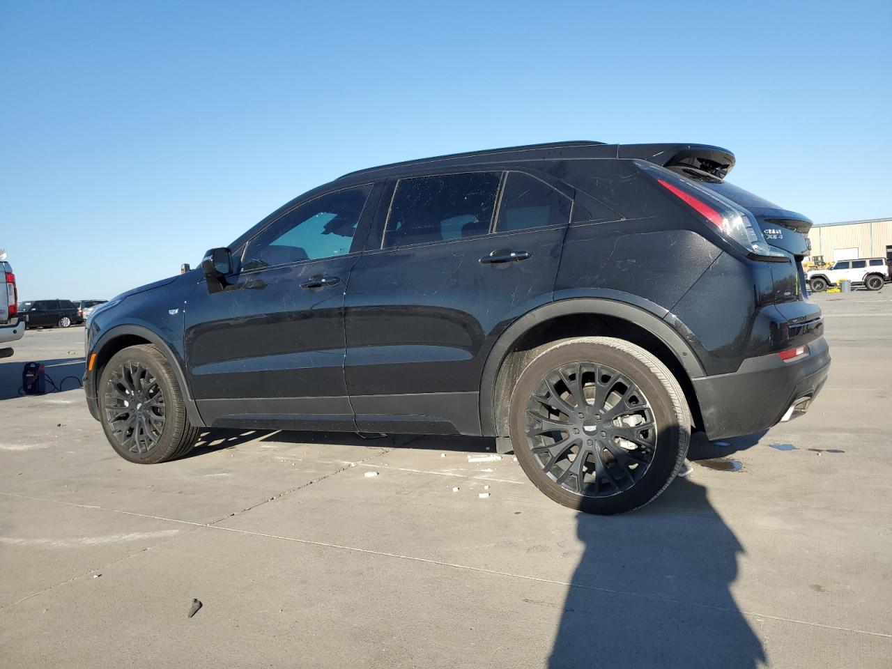 Изображение 2 2023 CADILLAC XT4 SPORT 2023 с VIN 1GYFZER46PF107025