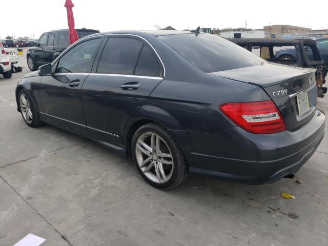 Obraz 2 z 2013 MERCEDES-BENZ C 250 2013 z VIN WDDGF4HB4DR300853