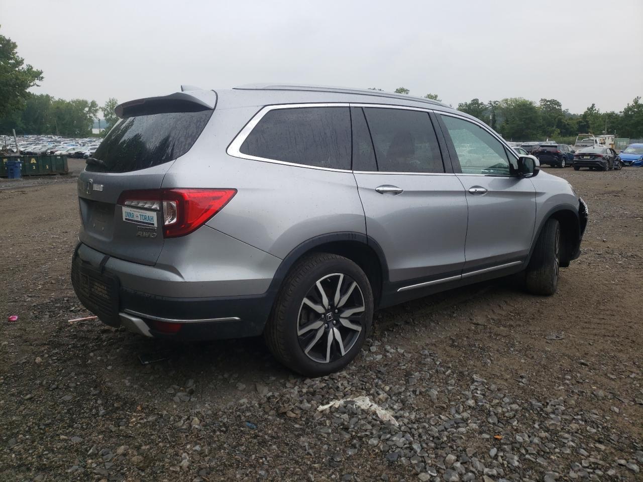 Image 3 of 2020 HONDA PILOT TOURING 2020 with VIN 5FNYF6H63LB023050