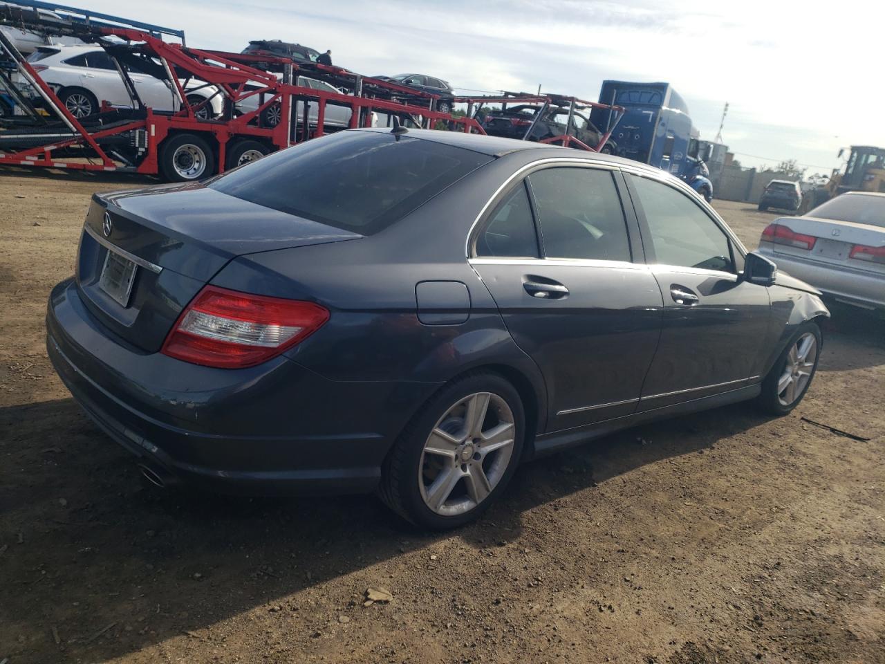 Изображение 3 2011 MERCEDES-BENZ C 300 2011 с VIN WDDGF5EB8BR145781