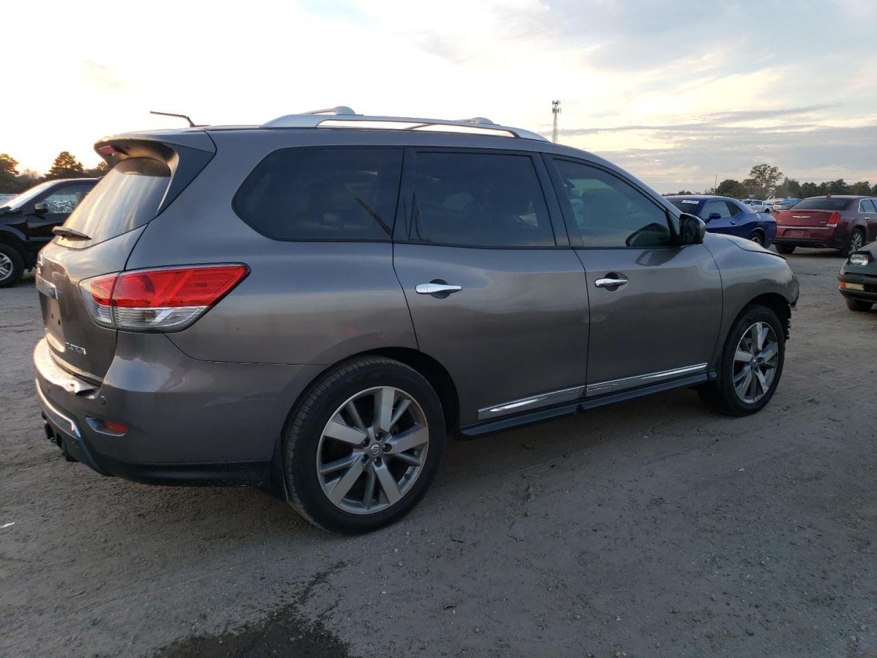 Obraz 3 z 2014 NISSAN PATHFINDER S 2014 z VIN 5N1AR2MN1EC612348