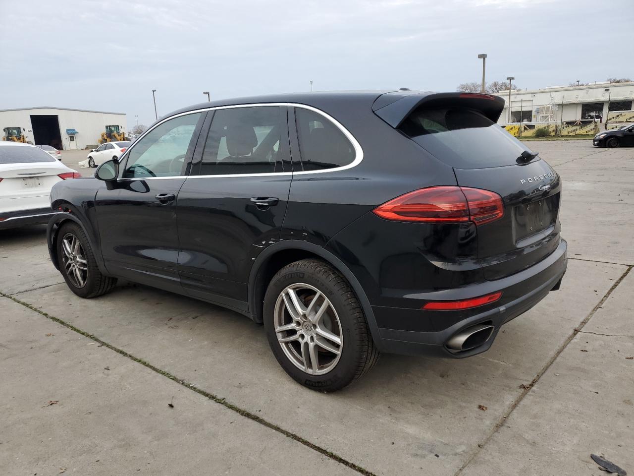 Obraz 2 z 2018 PORSCHE CAYENNE  2018 z VIN WP1AA2A22JKA04133